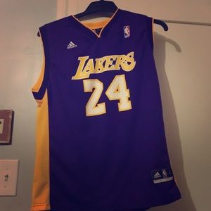 Lakers jersey with Lakers hat